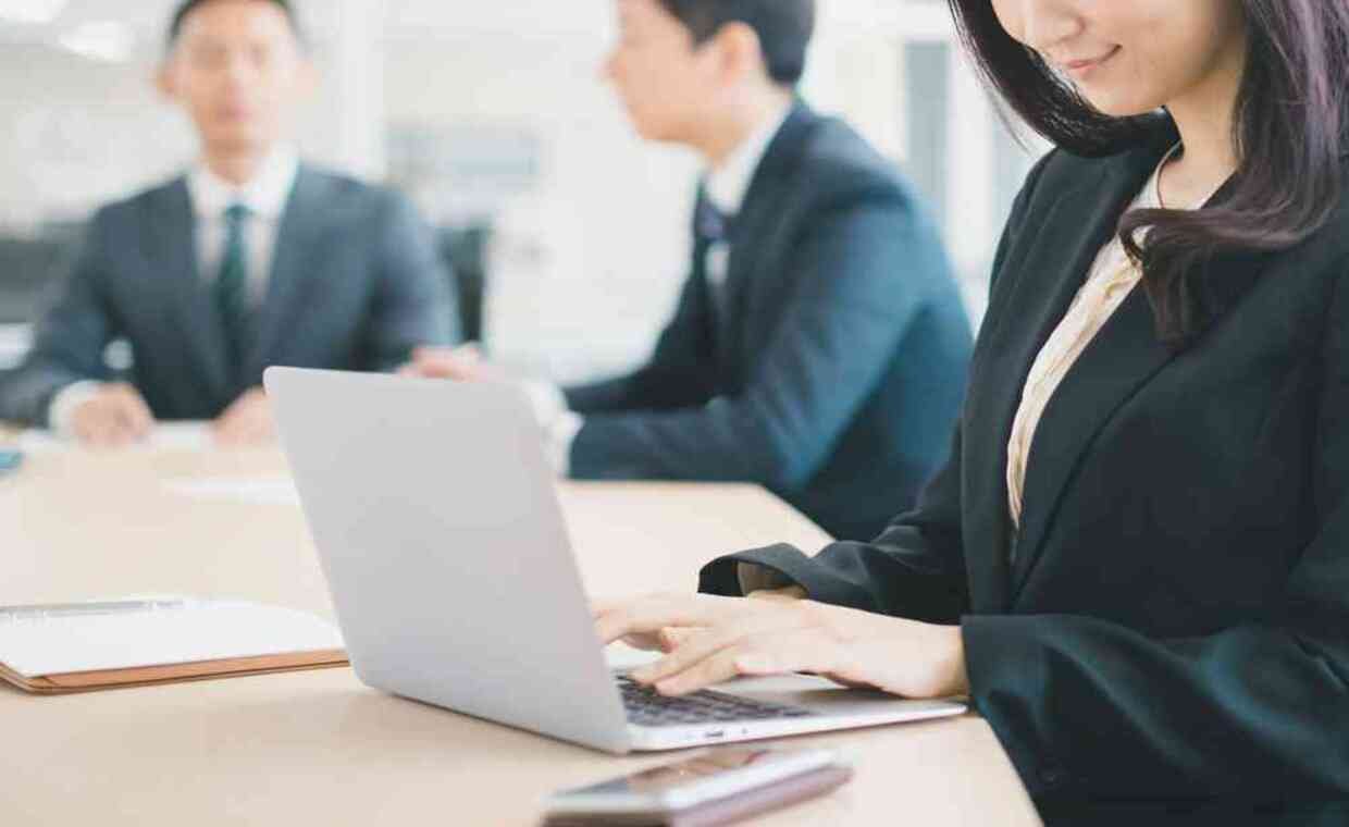 議事録は誰が書く？作成する担当者や議事録を作成する目的を解説！
