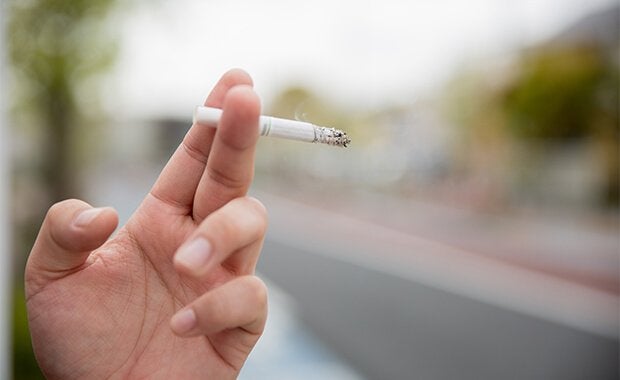 【社労士監修】受動喫煙防止法とは？義務化の背景や企業がすべき対策を解説