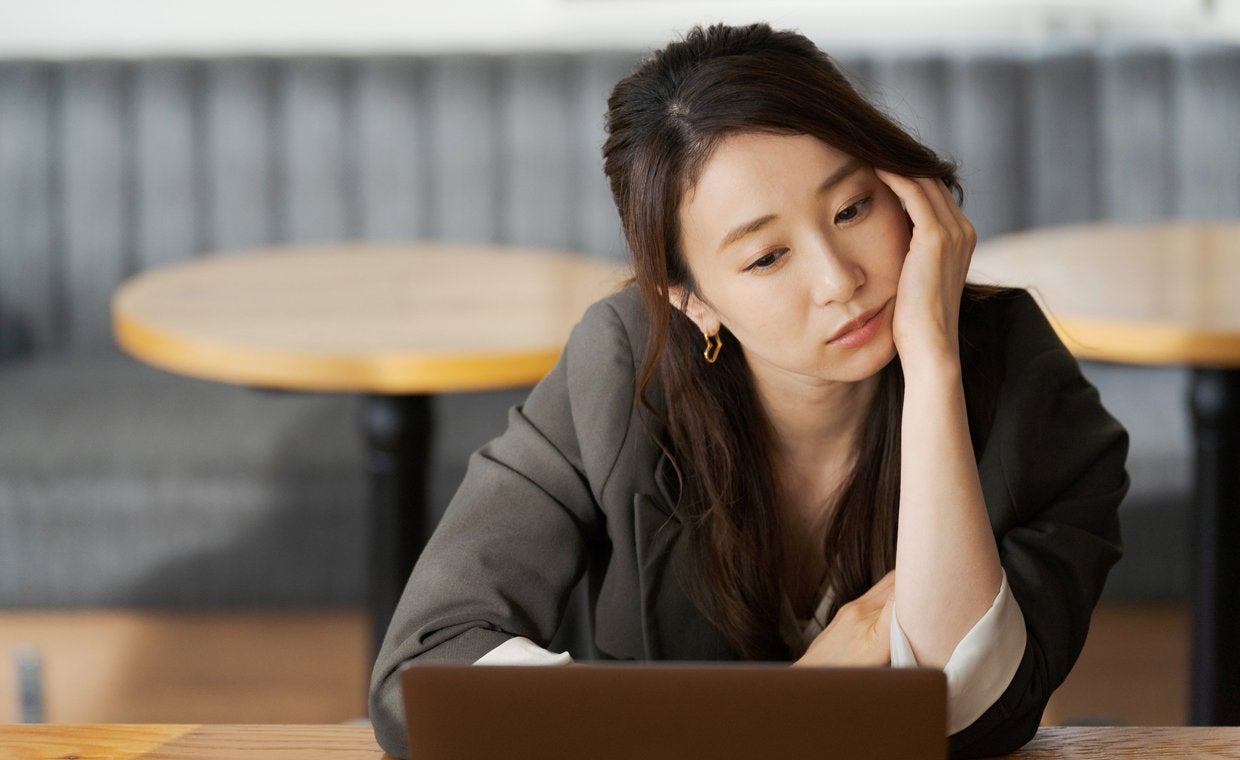 社内SNSのストレスあるある5選|効果的な運用を実現する対策3選も解説