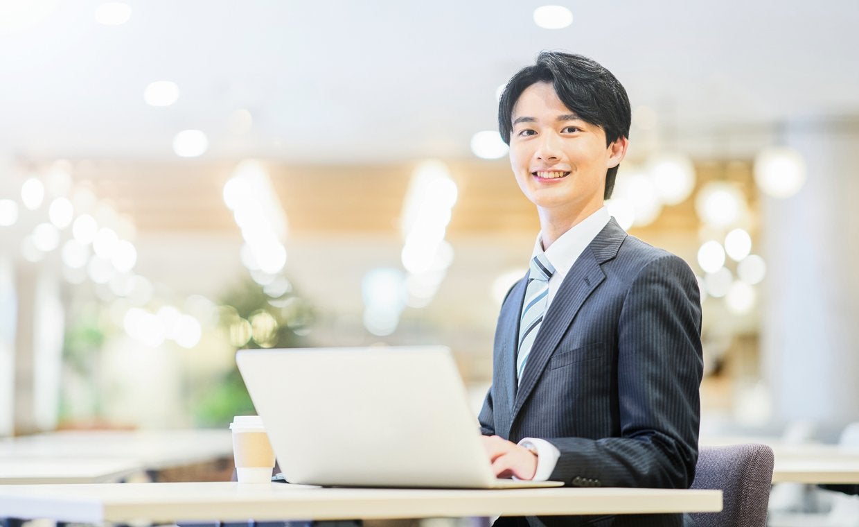 ビジネスチャットは営業の効率化に必須?成果を上げる機能と選び方ガイド