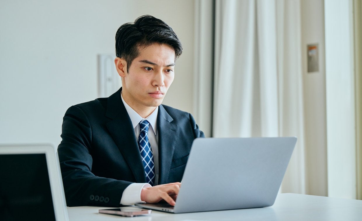 ビジネスチャットで役立つ英語・フレーズ集!略語・スラング・注意点も解説