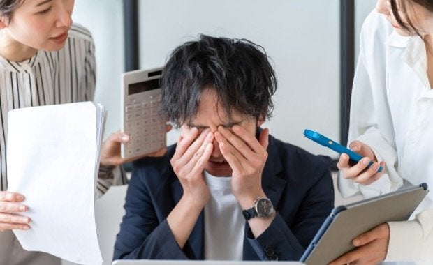 【社労士監修】逆セクハラの定義とは？ハラスメントに該当する行動や企業で取り組める対処法を解説