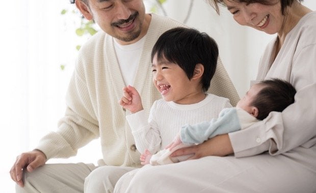 【社労士監修】家族手当とは？扶養手当との違いや金額の相場・支給条件を解説