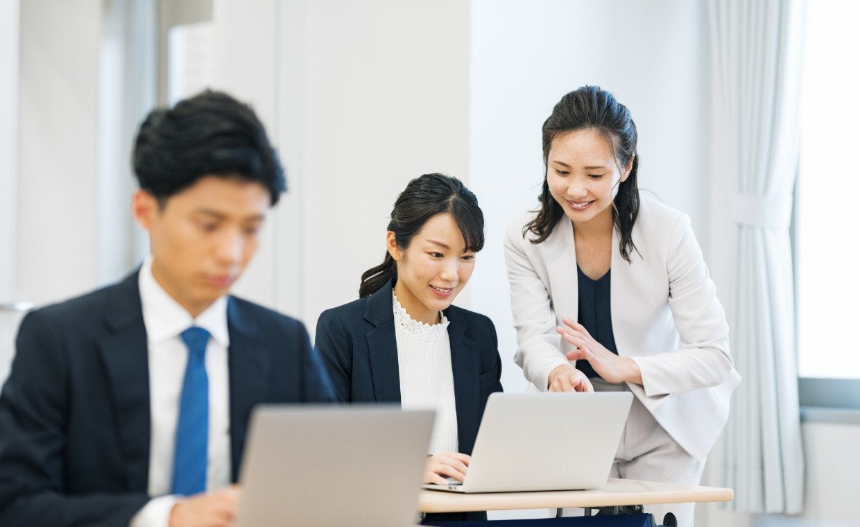 人材育成コストはかけるべき？削減すべき？平均費用や投資効果、企業の事例などからわかりやすく解説