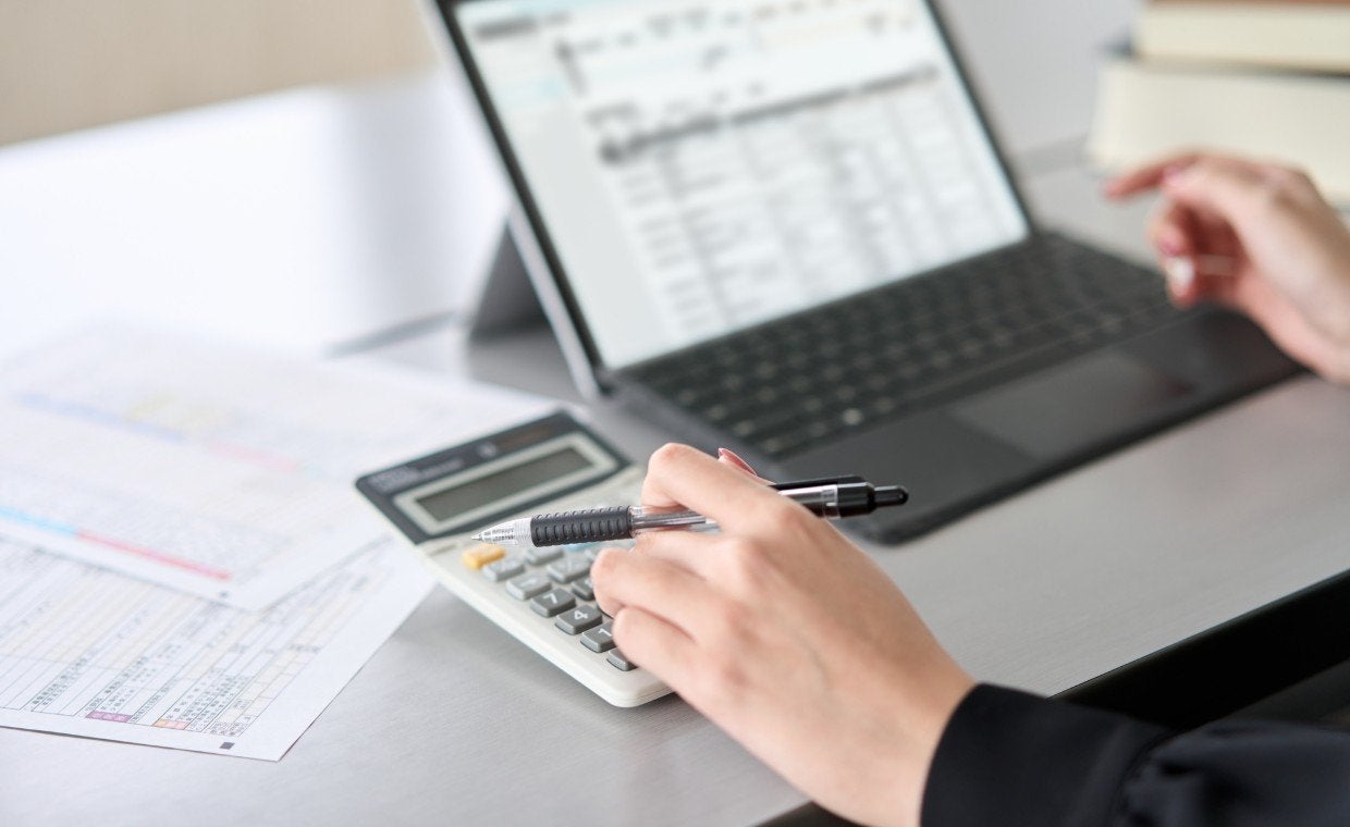 【徹底解説】給与計算代行のメリット・デメリットは？料金相場や費用相場、選ぶポイントも紹介