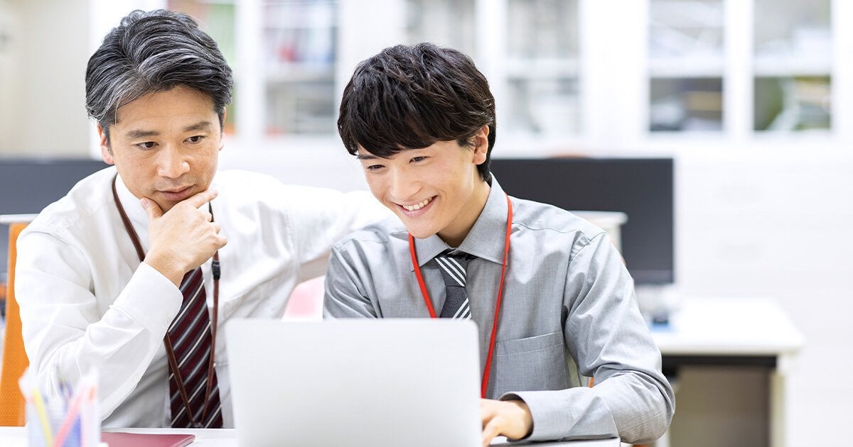 「褒める」と「誉める」の違いとは？意味や使い分けのポイントを解説 | ビジネスチャットならChatwork
