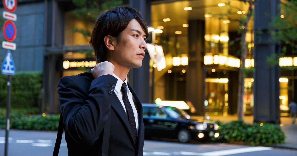 「退社」の意味や使い方とは?「退職・退勤・帰社」との違いや使い分け、電話対応のポイントも解説 | ビジネスチャットならChatwork