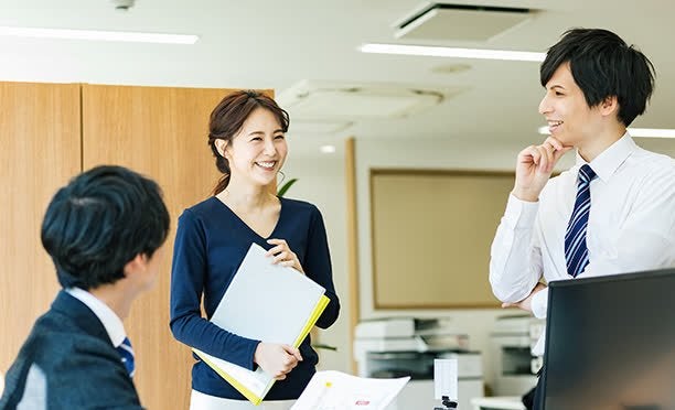 職場の人間関係を円滑にするコミュニケーション術とは？ビジネスを加速させる秘訣を紹...