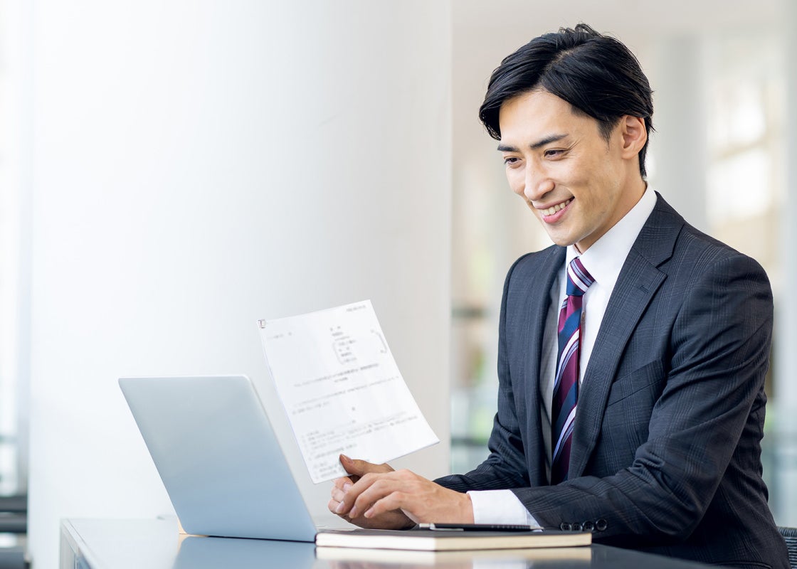 書類の共有もチャット上で簡単。